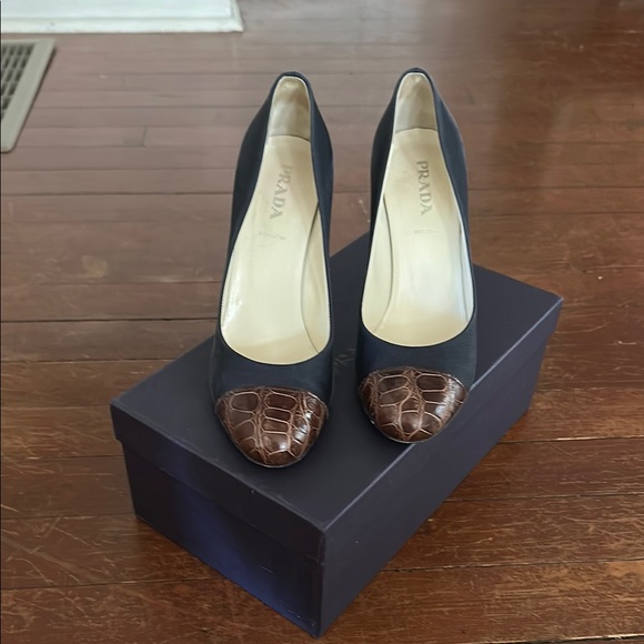 Prada Women's Black / Blue and Brown Crocodile Pumps 38.5 (7.5/8) - Picture 1 of 12